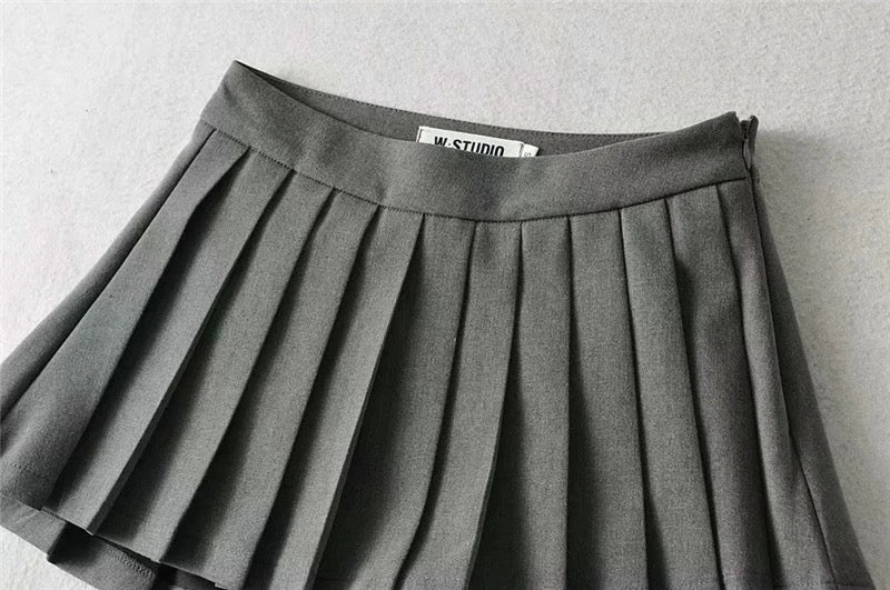 Tenniscore Trendy Short Skirts In Grey - Image 2