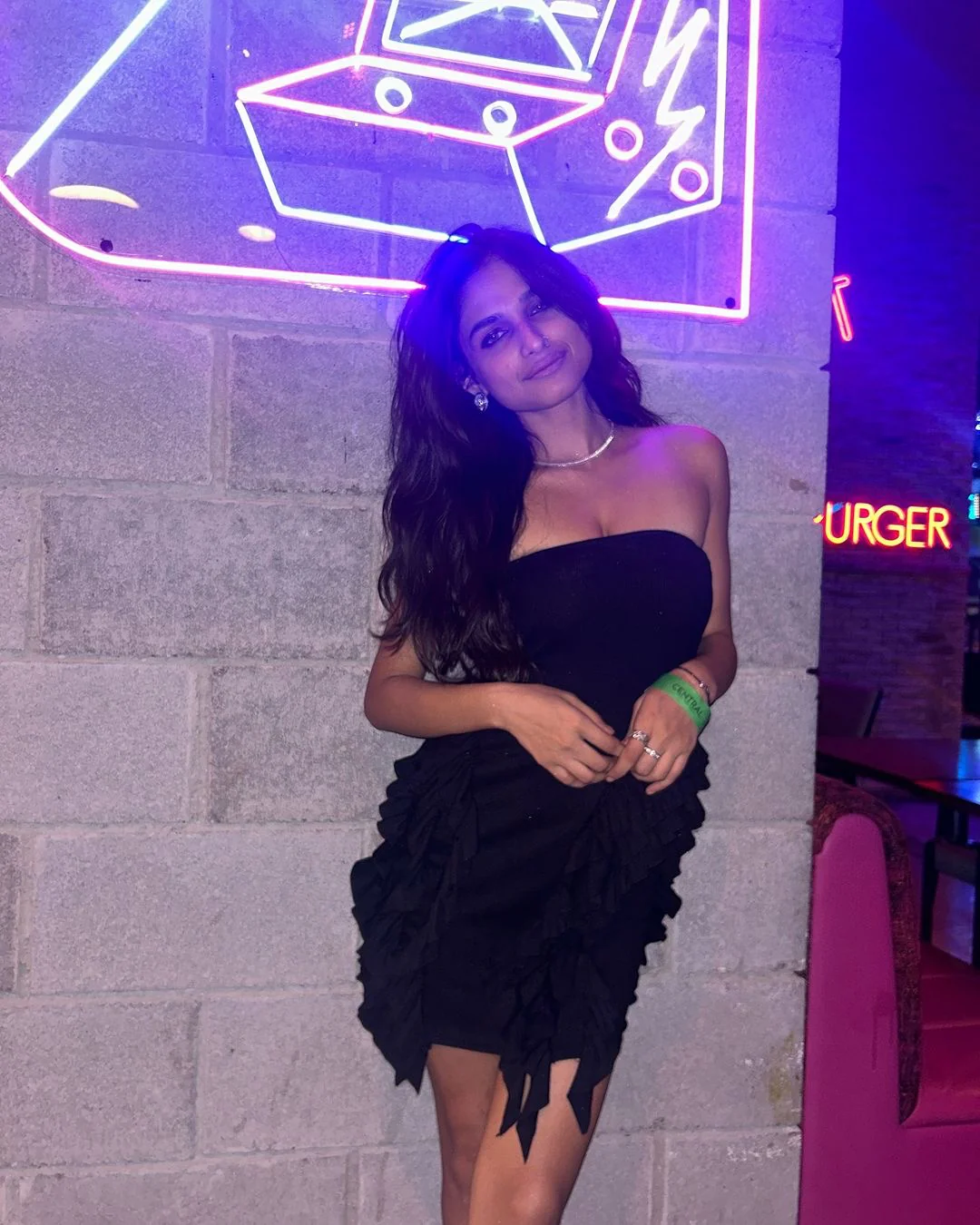 Vairo Offshoulder Ruffled Dress in Black - Image 4