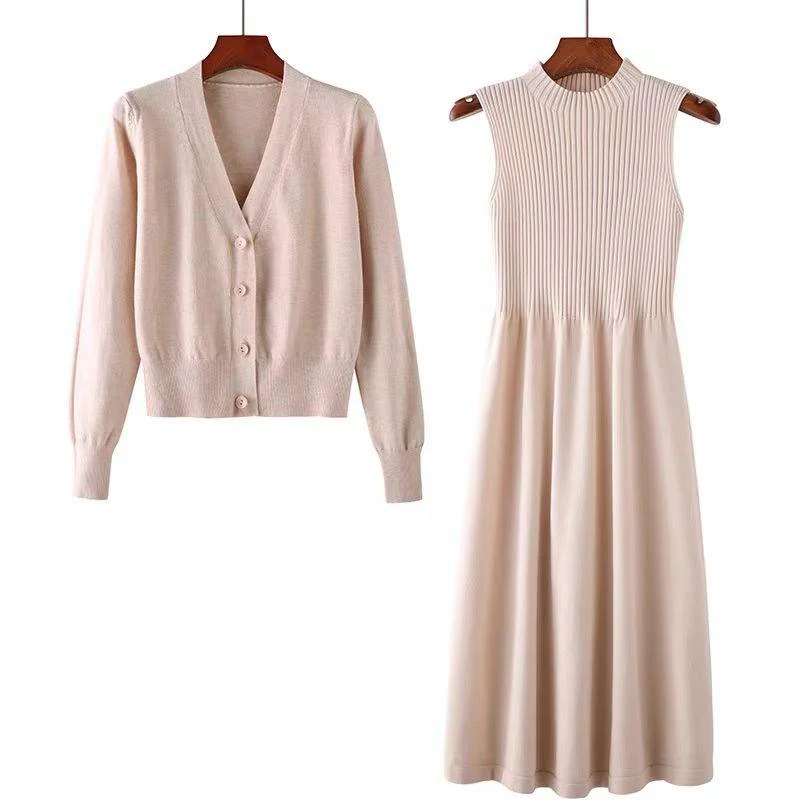 Vimith Set of Dress and Cape - Image 2