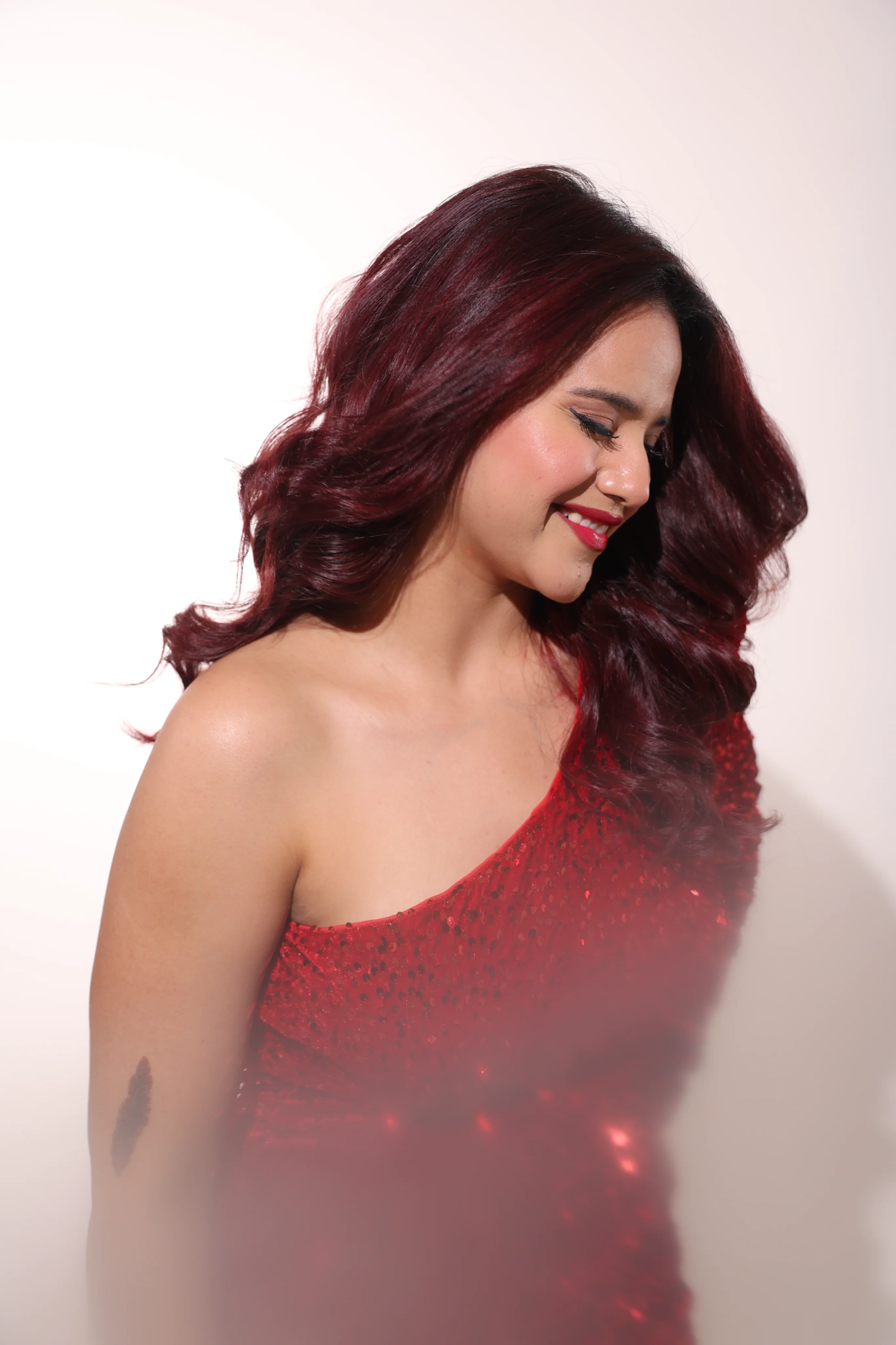 Zephyr One Shoulder Sequinned Party Dress In Red - Image 3